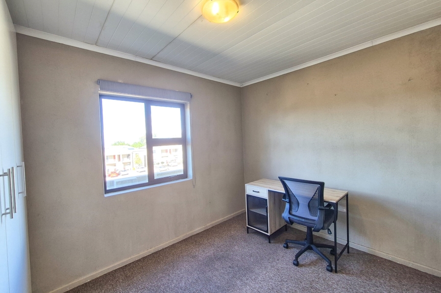 2 Bedroom Property for Sale in Groenvallei Western Cape